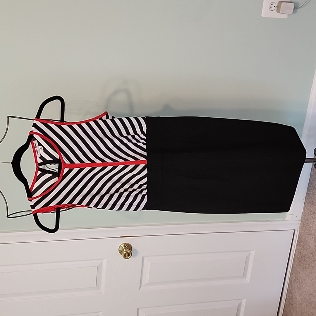 Black,White And Red Dress Size 6